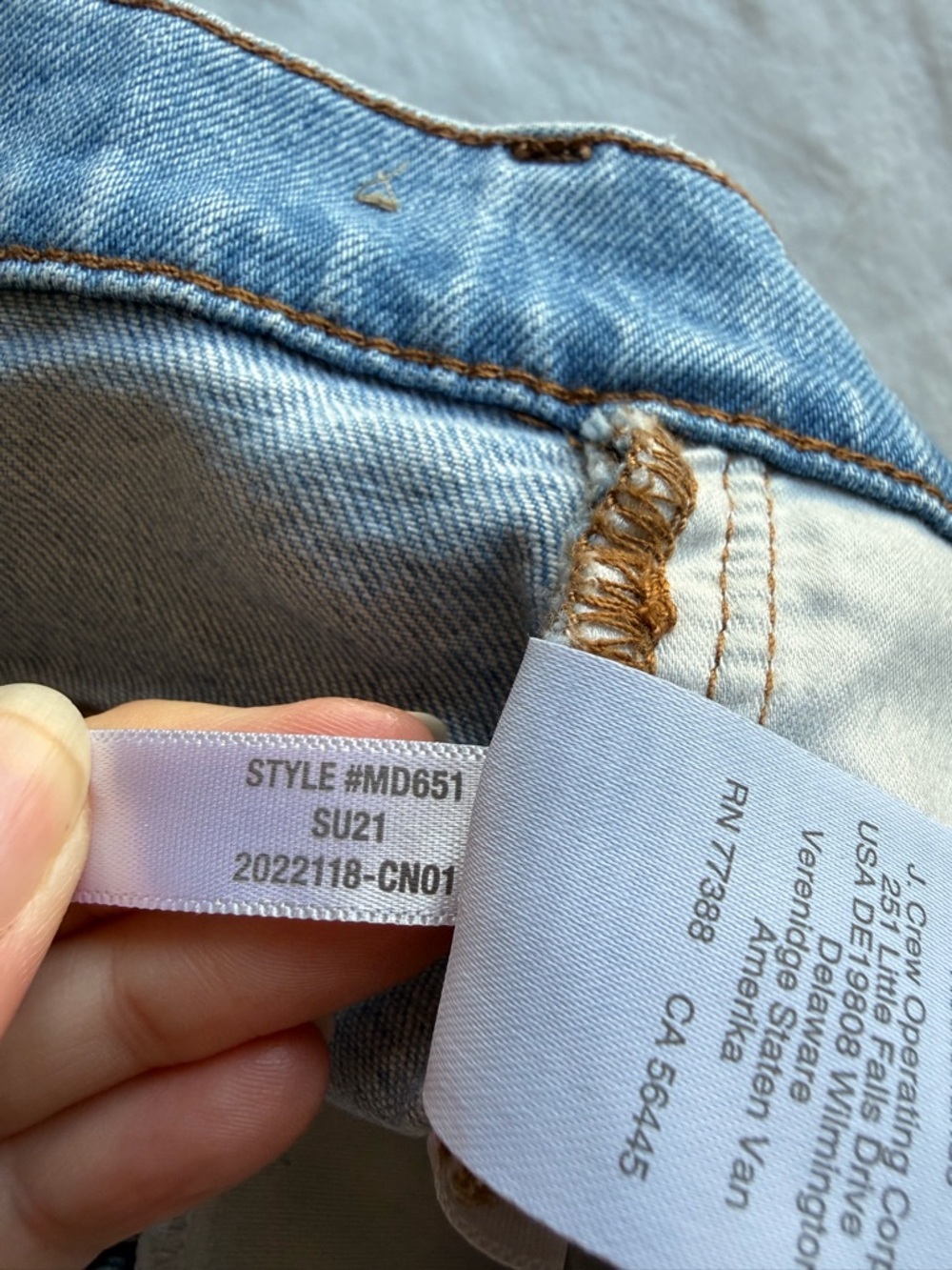 Madewell High-Rise Jeans in Light Blue - Picture 10 of 12